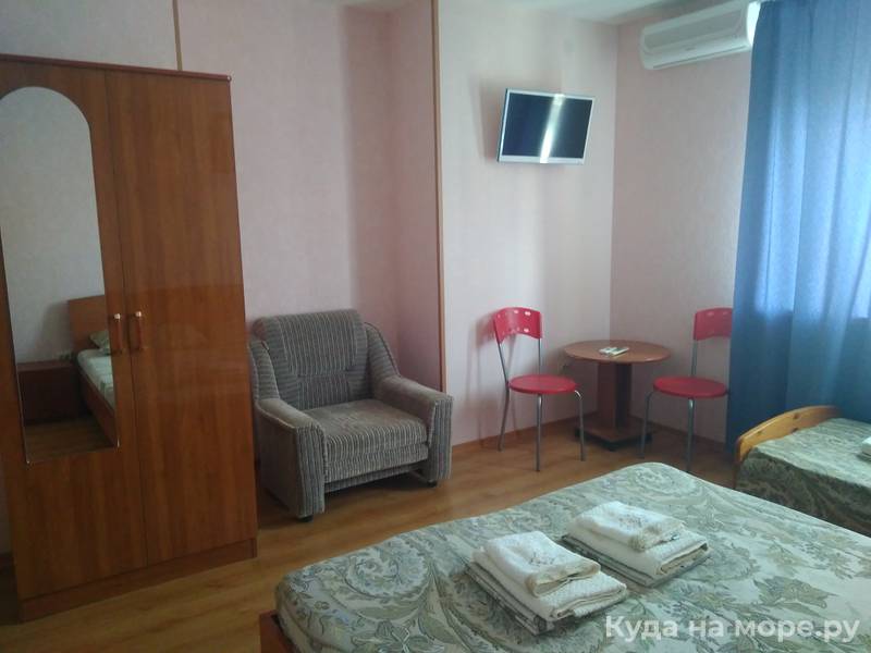 Комната для 3 х человек с 2 кроватями